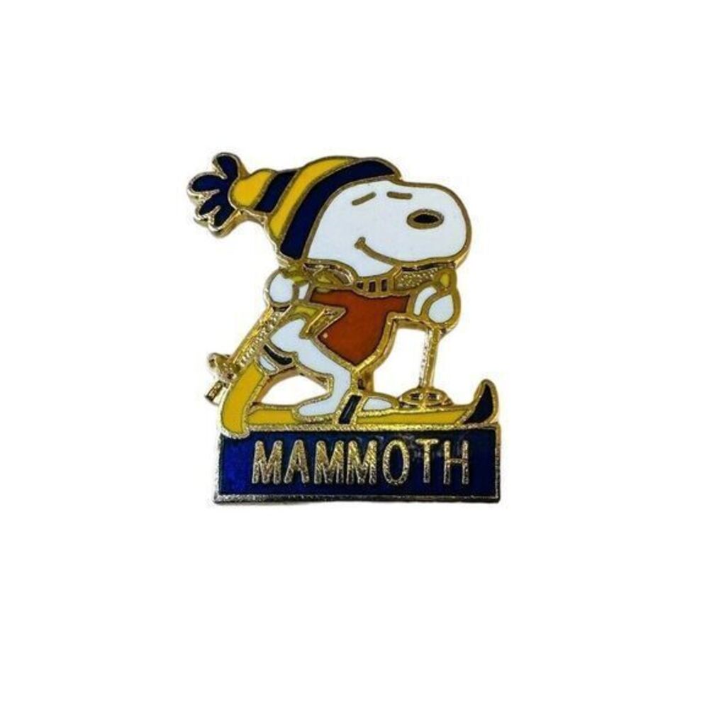 Snoopy Skiing Pin Mammoth Resort Aviva Vintage Peanuts‎ 1"x.75" Gold Tone